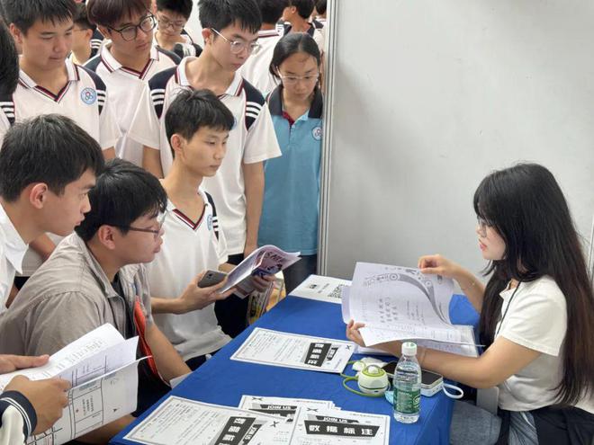 Kaiyun 开云广州市技师学院：168家企业提供6500岗位校园招聘会“火力全开”(图5)